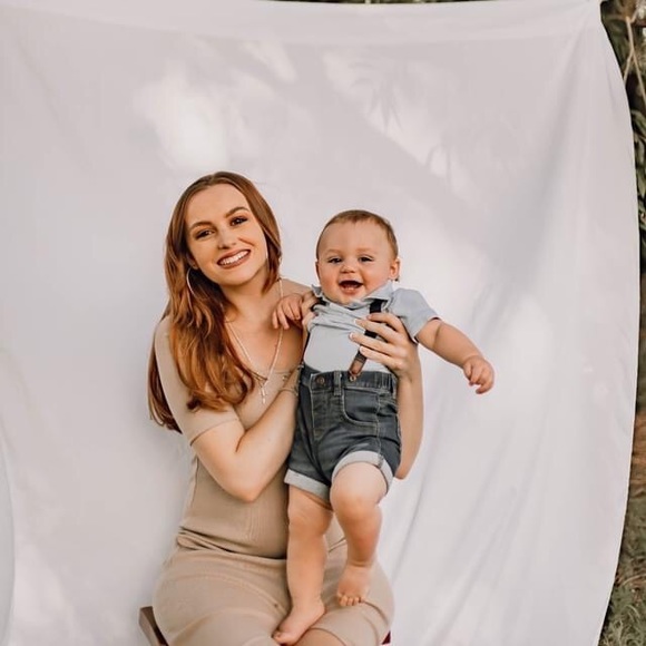 Meet your Posher, Zoe - Picture 3 of 3